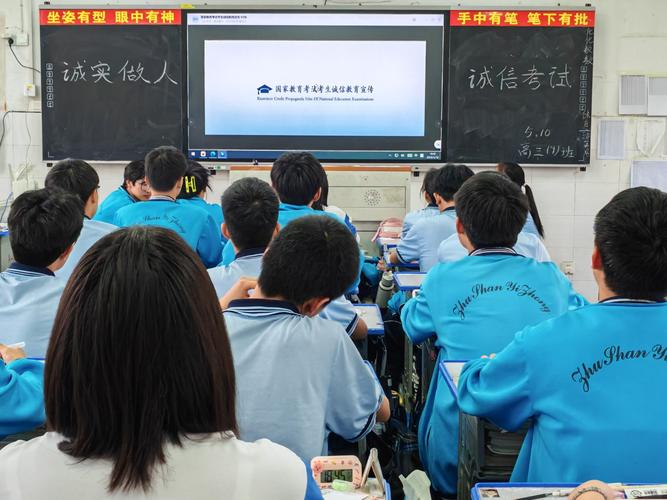 税务总局：建立健全纳税缴费信用评价体系